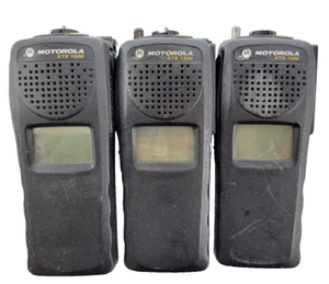 LOT OF 3 - MOTOROLA XTS1500 MODEL: H66UCD9PW5AN UHF TWO WAY RADIO - Picture 1 of 7