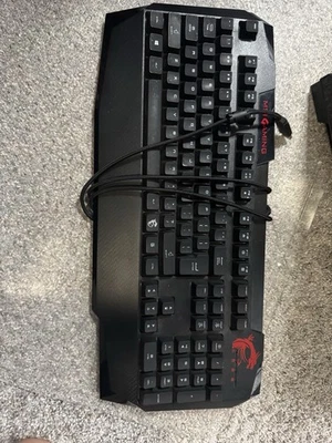 MSI Vigor GK40 Wired RGB Gaming Keyboard Missing Stay Part - Image 1 of 3