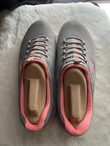 Skechers Sneakers Women’s 10 Grey Memory Foam Pull-On Shoes Activewear Comfort - Picture 1 of 5