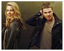 Stephen Amell And Emily Bett Rickards Arrow 8x10 Picture Celebrity Print