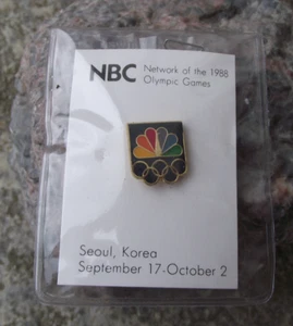 1988 NBC Seoul Korea Olympic Games NBC TV Network Official Sponsor Pin Badge - Picture 1 of 2