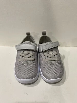 Zapatos Clarks para niños pequeños NUEVO gris talla 5,5 ancho Foto 1 de 4