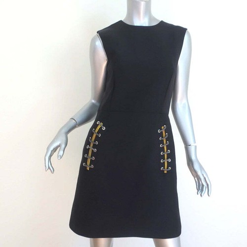Abito nero crepe Balenciaga impreziosito con lacci per scarpe taglia 38 mini senza maniche