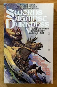 Swords Against Darkness V edited by Andrew Offutt - VG+ vintage 1979 fantasy PBO - Foto 1 di 6