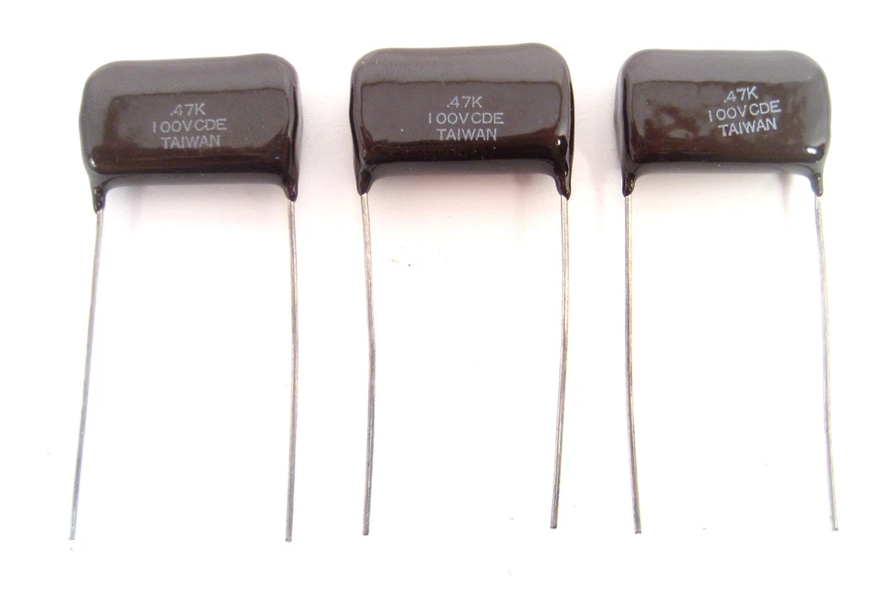 Condensadores de película de poliéster .47uf 100VDC: Cornell Dubilier DMT: 3/Lote: Gran precio Foto 1 de 1