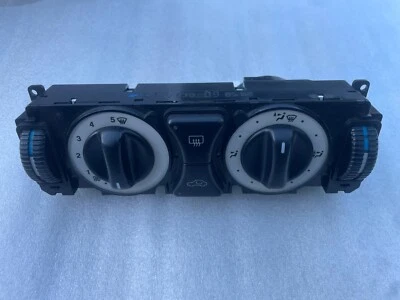 Mercedes-Benz R170 SLK200 2002 control de climatización A1708300985 Foto 1 de 4