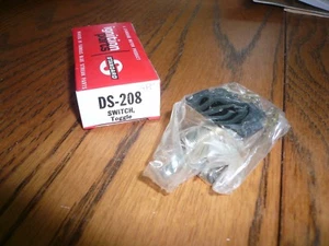 Standard Motor Products DS-208 Toggle Switch - Picture 1 of 3