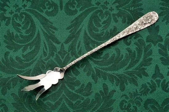 Tenedor para servir lechuga Stieff Rose de Stieff de plata esterlina Foto 1 de 1