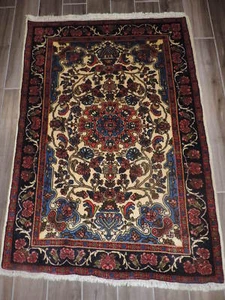 3x5ft. Handmade Bakhtiari Wool Rug - Picture 1 of 9