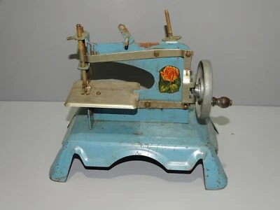 -ANCIENNE PETITE MACHINE A COUDRE MA COUSETTE JOUET ANCIEN ENFANT vitrine D - Photo 1/4