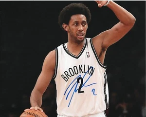 BROOKLYN NETS JOSH CHILDRESS SIGNED CALLING PLAY 8X10 - Picture 1 of 1