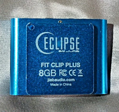 ECLIPSE: Fit Clip Plus 8GB MP3 Player with LCD Display Blue PLAYER ONLY - Image 1 of 4