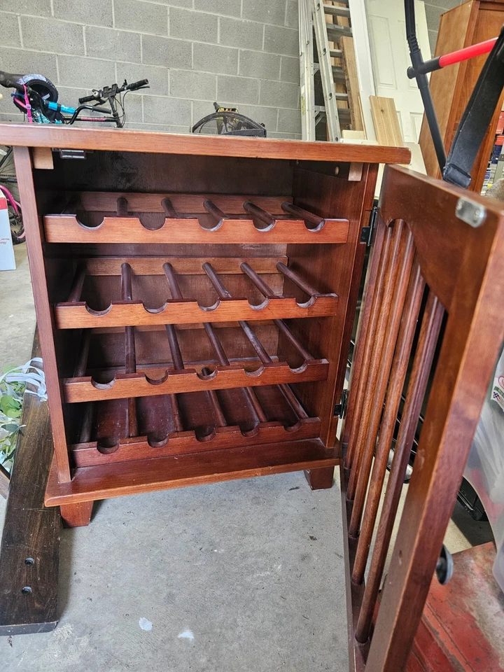 wine cabinet - Image 1 of 1