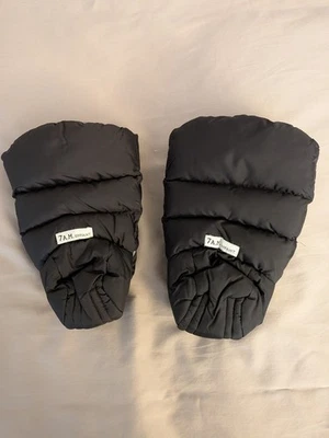 Guantes para cochecito 7AM Enfant Warmmuffs - negros Foto 1 de 4