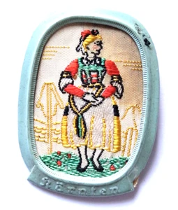 Abzeichen WHW --Kärnten-- Tracht Tinnies Winterhilfswerk - Bild 1 von 3