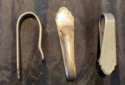 LUNT WILLIAM AND MARY STERLING SILVER  1  NAPKIN CLIP(S) FOR 1 BID 8 AV.    EACH - Image 1 of 3