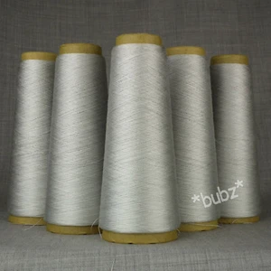 CINQUE CONI di SPLENDIDO FILATO DI PURA SETA SUPER FINE 2/80NM PURA RAGNATELA ARGENTO PIZZO GRIGIO - Foto 1 di 1