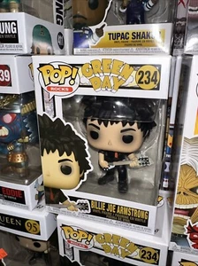 "Figura Green Day Funko POP Rocks 4"" Billie Joe Armstrong abovedada con PROTECTOR" - Imagen 1 de 5