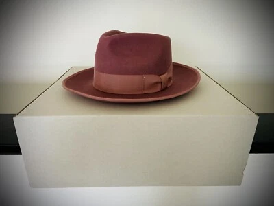 Bellísimo Fedora  Foto 1 de 2