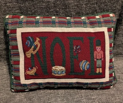 Almohada decorativa de Navidad Needlepoint Holiday Noel Foto 1 de 4