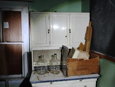 Antiguo gabinete Hoosier con tamiz de harina TODO ORIGINAL  Foto 1 de 4