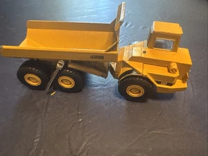 Vintage ERTL Caterpillar Cat D350d Articulated Dump Truck Missing Piece /REPAIR - Picture 1 of 5