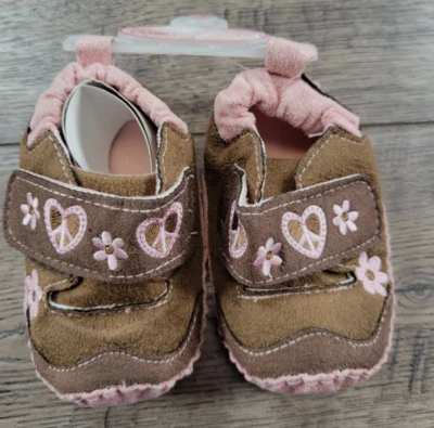 Bebé Niña Nuevo sin Etiquetas Rising Star Talla 2 Rosa y Marrón Corazón y Paz Suela Suave Zapatos Foto 1 de 3