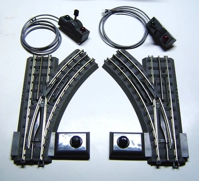 REALTRAX LEFT & RIGHT-HAND REMOTE-CONTROL SWITCHES - MTH 40-1004 & 40-1005 - Image 1 of 4