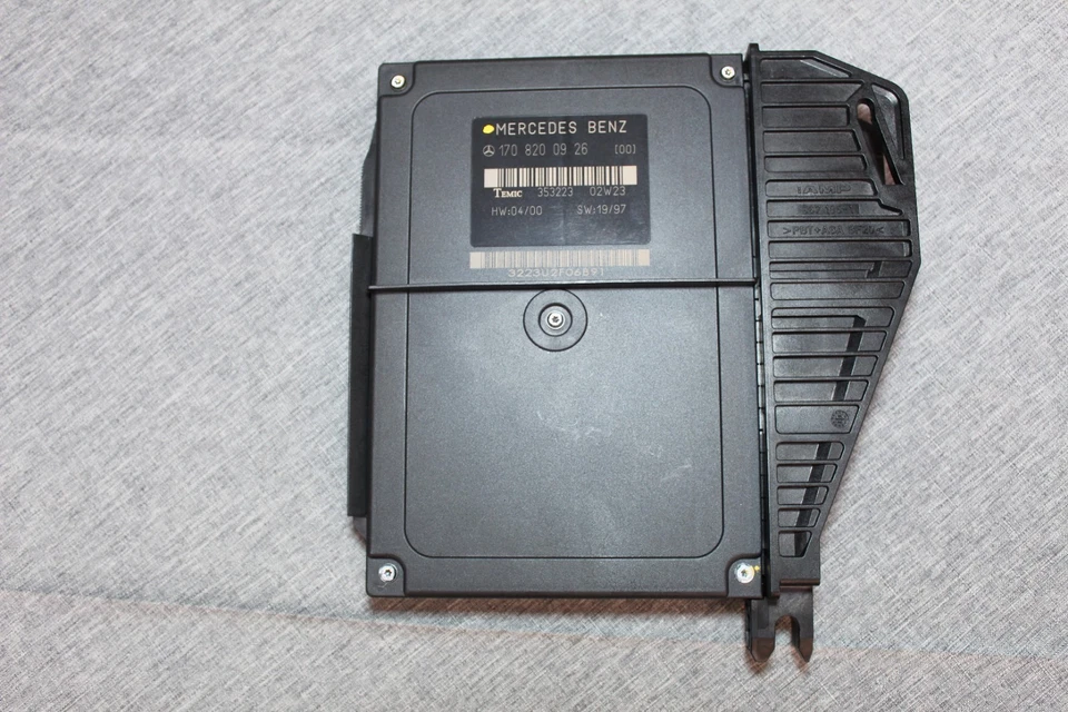 Centralina elettrica centrale Mercedes SLK R 170 A 170 820 09 26  - Immagine 1 di 4