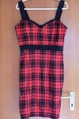 Paper Dolls Kleid Rot Gr. UK 14 EUR 42 ( fällt kleiner aus), ungetragen - Bild 1 von 2