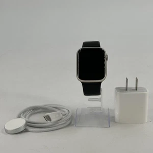 Apple Watch (Seria 9) 45mm Starlight Aluminium z czarnym sportowym (LTE) - Doskonały - Zdjęcie 1 z 5