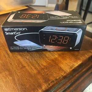 Emerson Radio Smartset Alarm Clock Radio with Bluetooth Speaker LED Display ๐ - Picture 1 of 5