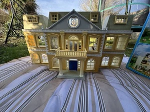 Sylvanian Families Grand Hotel - Picture 1 of 8