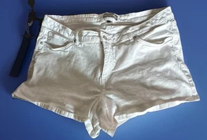 White Falls Creek Short Shorts Size 18 - Picture 1 of 10