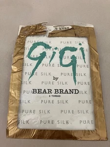 Vintage SILK Stockings. Bear Brand “Gigi” Fully Fashioned Point Heel & Seam Sz 9 - Picture 1 of 4