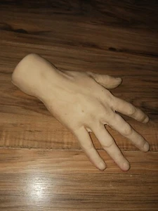 Vic's Novelty The Wigglin Hand Vibrating Hand Vintage Prop 1983 - Not Working - Picture 1 of 6