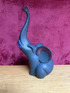 Elephant grey matt ceramic elephant ornament modern cute style trunk in air 10in - Foto 1 di 14