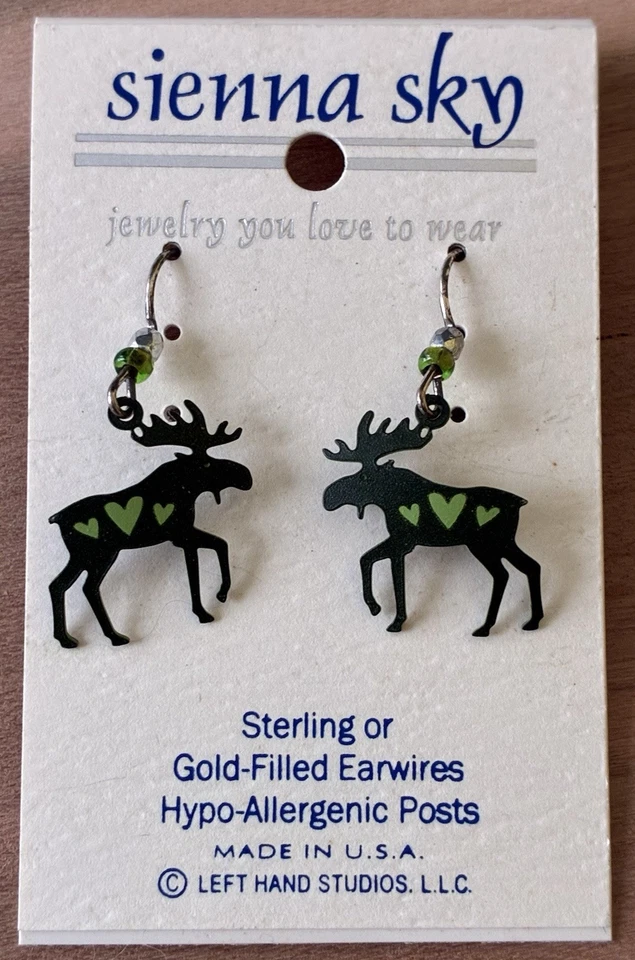 Pendientes Sienna Sky Alce Verde con Corazones Hechos a Mano Ligeros Hipoalergénicos Foto 1 de 1