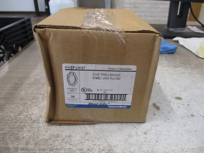 Thomas & Betts Thin Locknut SP LN107 Tamaño: 2 1/2" *Caja de 30* Nuevo Excedente Foto 1 de 3