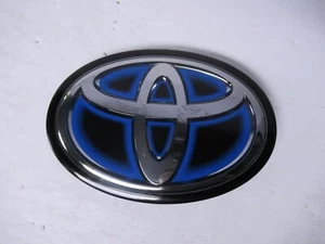 TOYOTA RAV4 EMBLEMA PARRILLA 2021, USADO, 5314133130 - Imagen 1 de 7