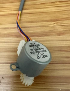 Motor paso a paso original 24BYJ48 DeLonghi Pinguino EX398 aire acondicionado DC 12V - Imagen 1 de 3