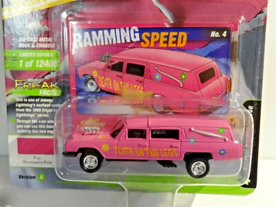 JOHNNY LIGHTNING STREET FREAKS - DEMOLITION DERBY - COCHE FÚNEBRE PINK Foto 1 de 4
