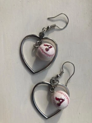 Brincos pendurados inspirados no Houston Astros, beisebol no coração, Gameday Ware - Imagem 1 de 2