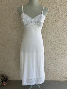 Vintage Vanity Fair White Nylon Lace Trim Slip Dress Size 32 Adjustable Straps - Picture 1 of 6