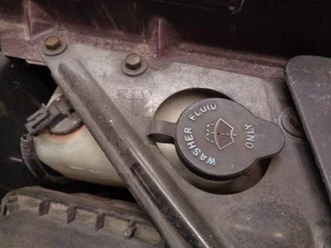 CONCOURS 1995 Washer Reservoir Assembly 1169129 - Picture 1 of 3