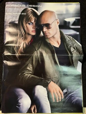 Folheto estilo tablóide Porsche Design Fashion 40 anos A tamanho grande 16”x11” RARO - Imagem 1 de 4