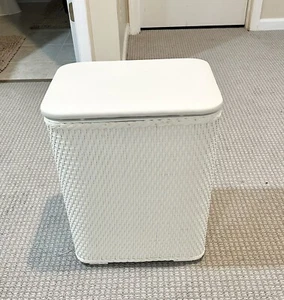 Vintage REDMON BASKETS White Wicker & Wood Hamper. - Picture 1 of 8