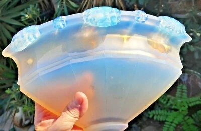 verrerie art-déco de lustre ou applique  en verre opalescent - Photo 1/4