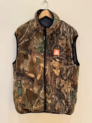 Palace Realtree Fleece Reversible Vest Size Large - Image 1 of 4