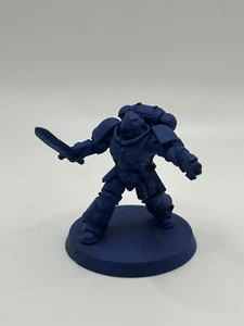 Warhammer 40K Primaris Lieutenant with Power Sword (small chip on sword) - Picture 1 of 7